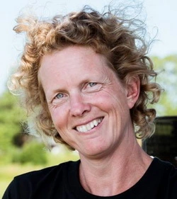 Loes Frings - instructeur en eigenaar Loes Frings - instructeur en eigenaar